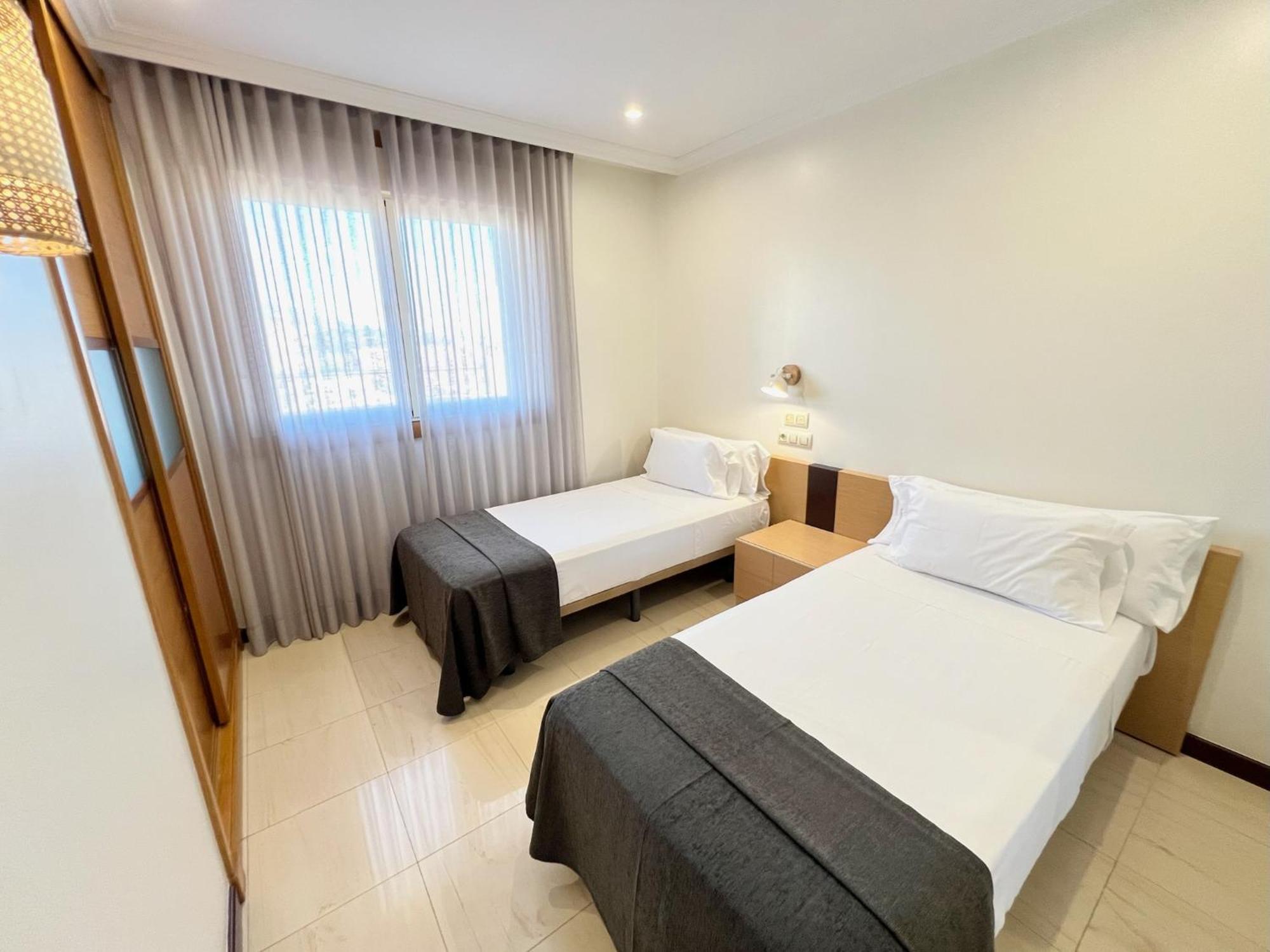 Apartamentos Mediterraneo Real Fuengirola Ngoại thất bức ảnh