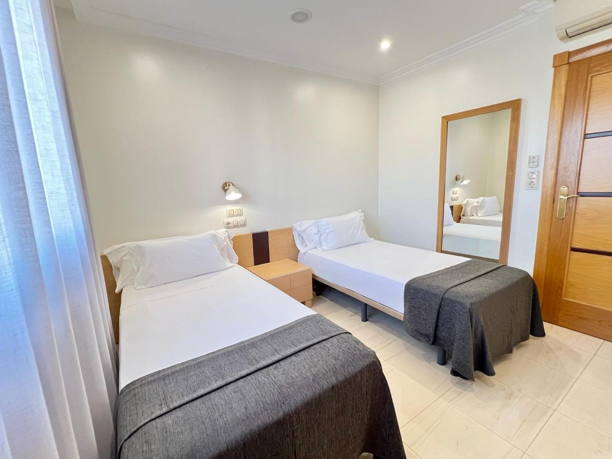Apartamentos Mediterraneo Real Fuengirola Ngoại thất bức ảnh