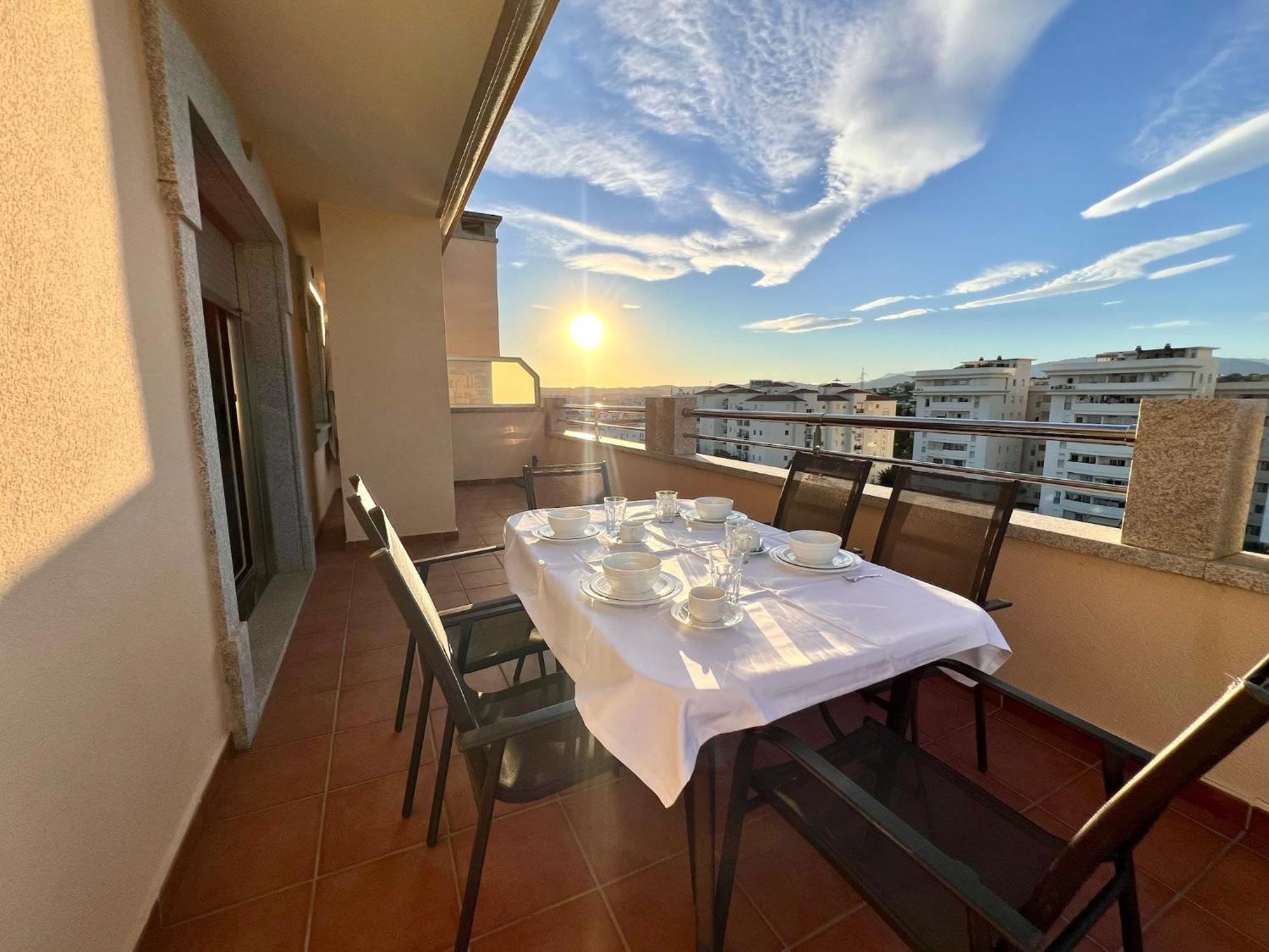 Apartamentos Mediterraneo Real Fuengirola Ngoại thất bức ảnh