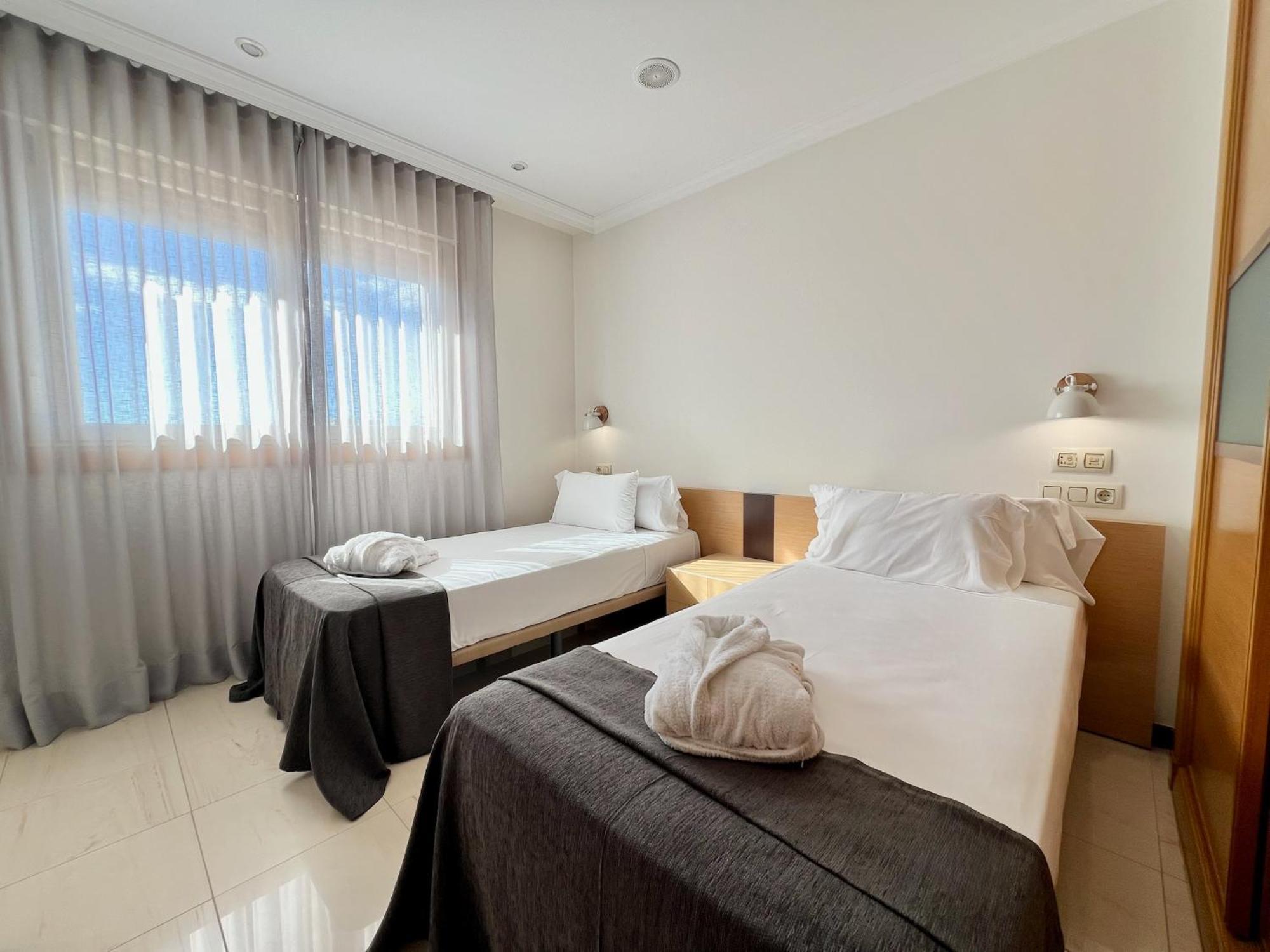 Apartamentos Mediterraneo Real Fuengirola Ngoại thất bức ảnh