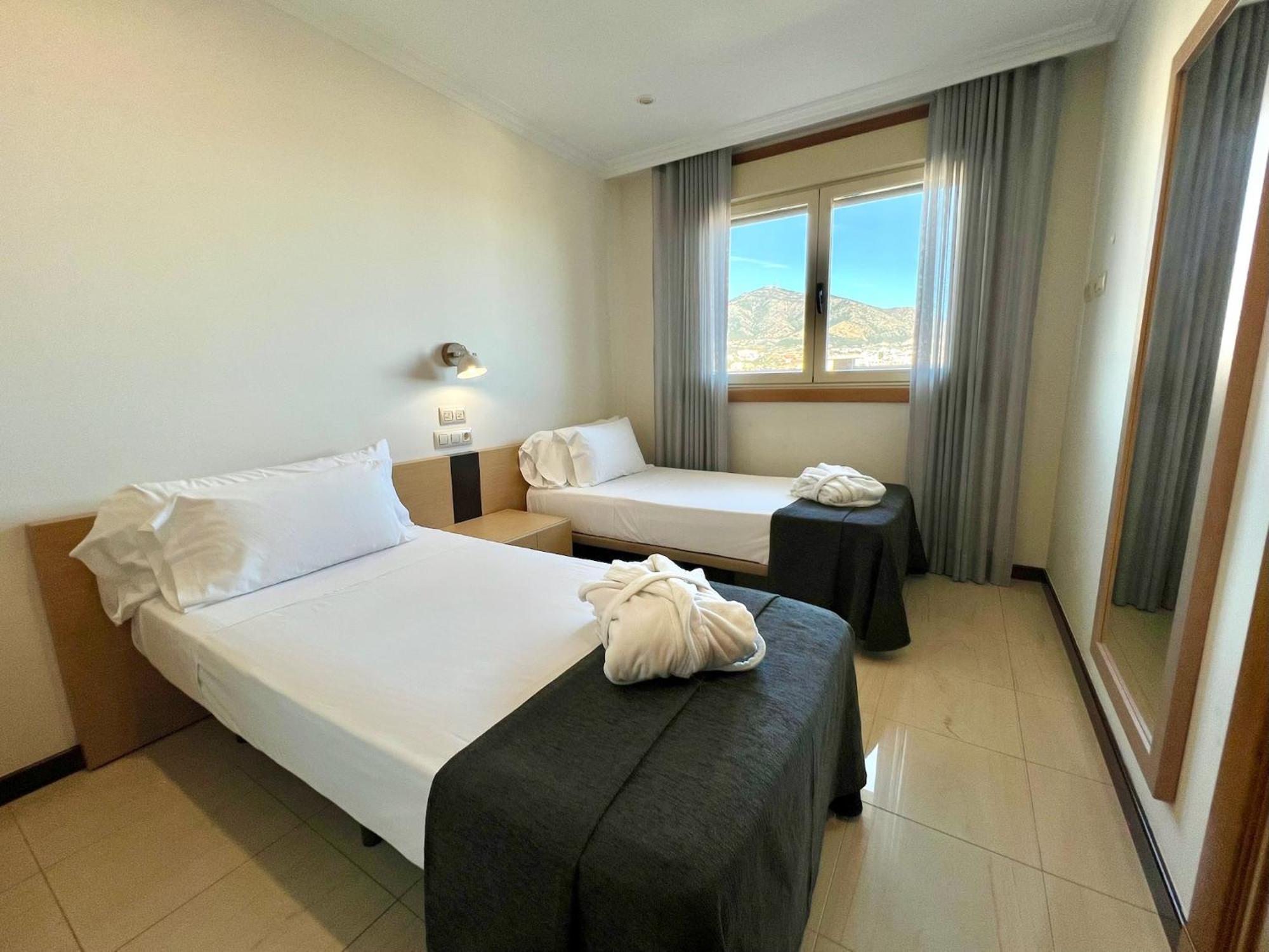 Apartamentos Mediterraneo Real Fuengirola Ngoại thất bức ảnh