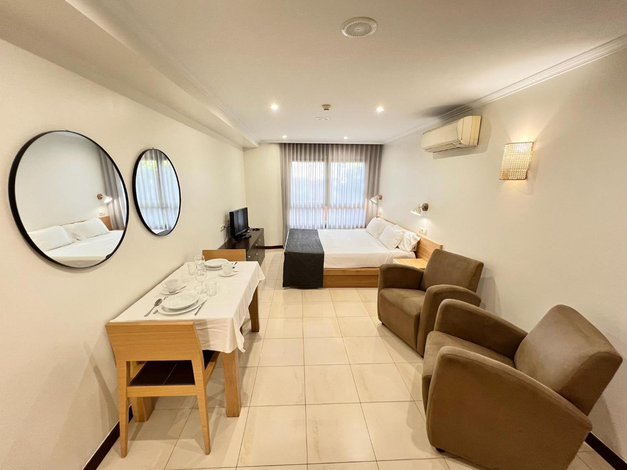 Apartamentos Mediterraneo Real Fuengirola Ngoại thất bức ảnh